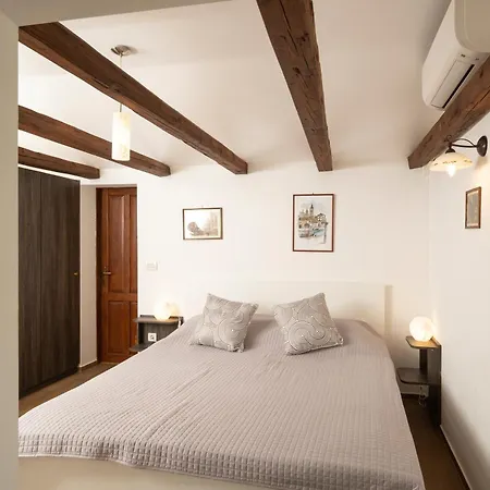 Tiny House Laurel